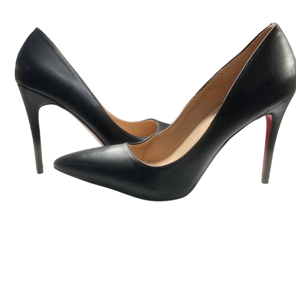 Black pumps with red bottoms